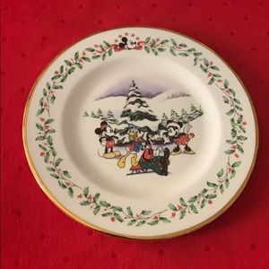 disney holiday plates
